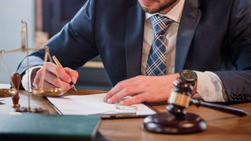 Business Litigation Lawyer: Secrets Entrepreneur Must Know Business Litigation Lawyer